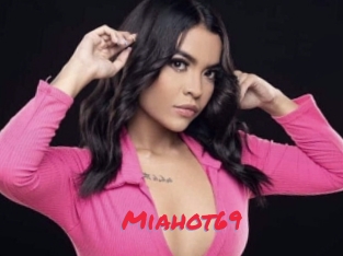 Miahot69